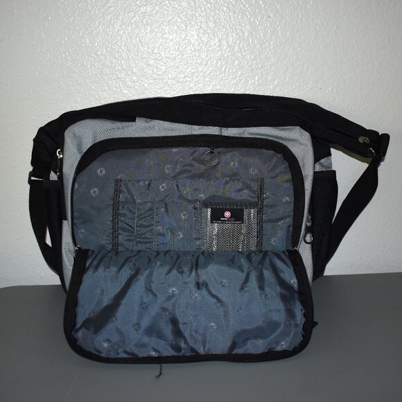 NWT SwissGear New Yorker Messenger Bag - Picture 2 of 9
